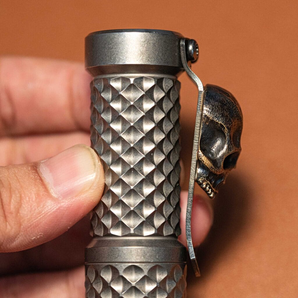 clip cai den pin steel flame xl warrior skull9411