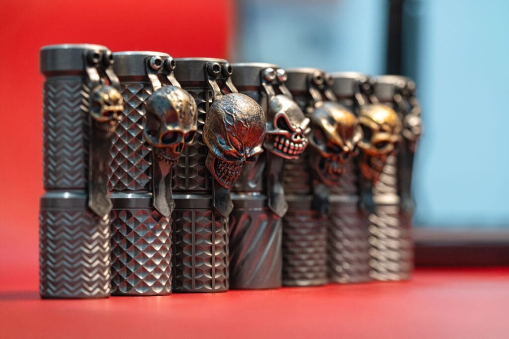 Đèn pin custom hanko trident 4