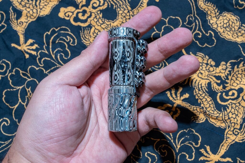 Đèn pin custom hanko trident 8