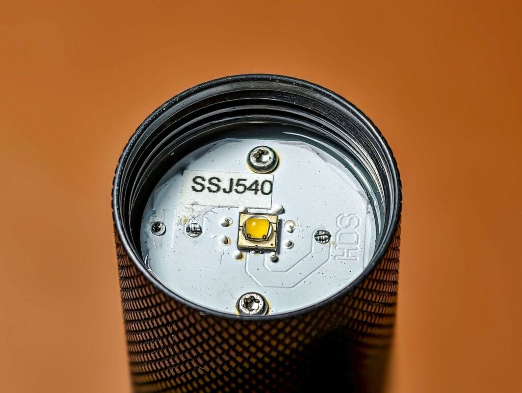 Đèn pin custom hds system 4