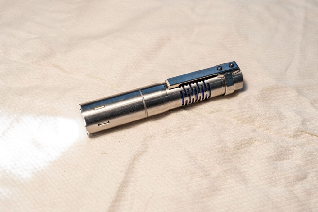 Đèn pin custom kemenes 8