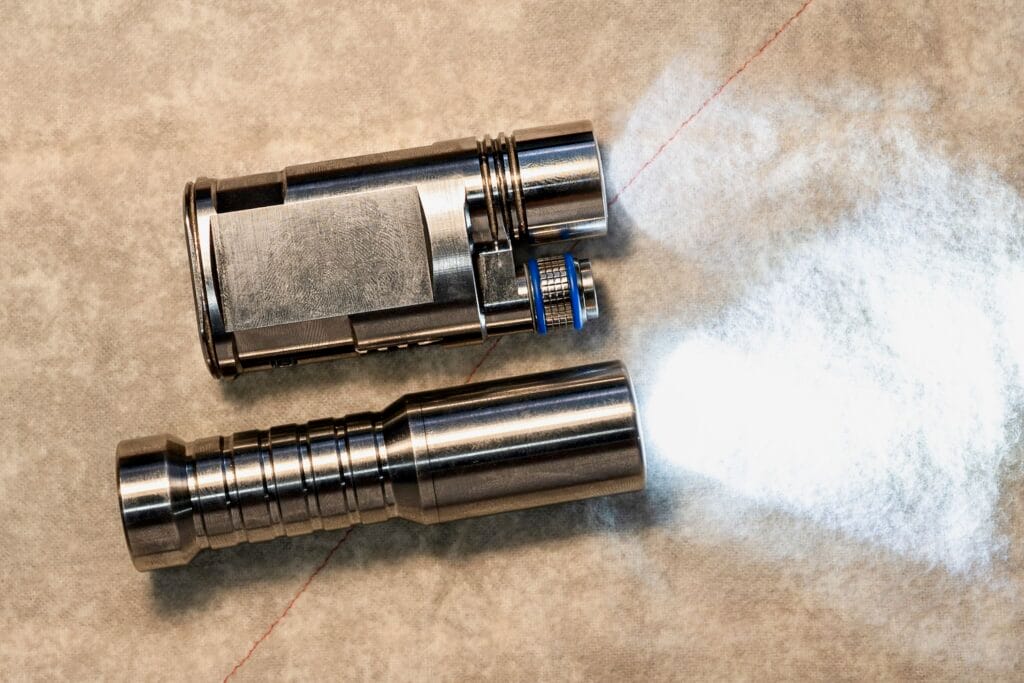 Đèn pin custom mac edc 1
