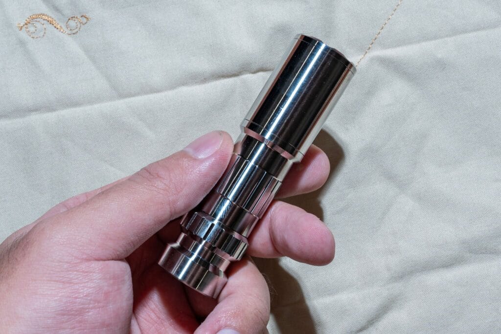 Đèn pin custom mirage man 13