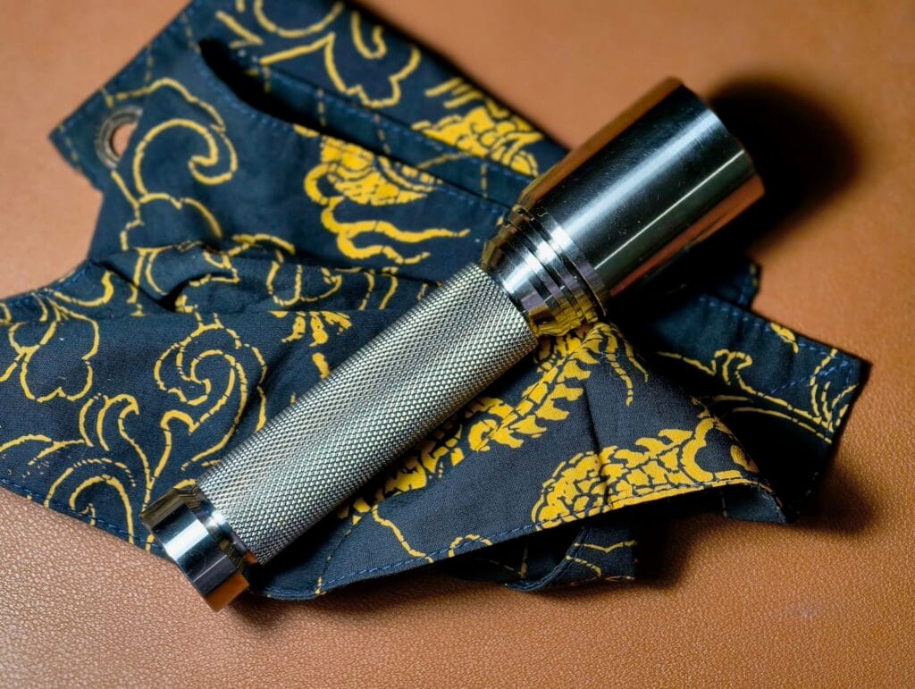 Đèn pin custom mirage man 21