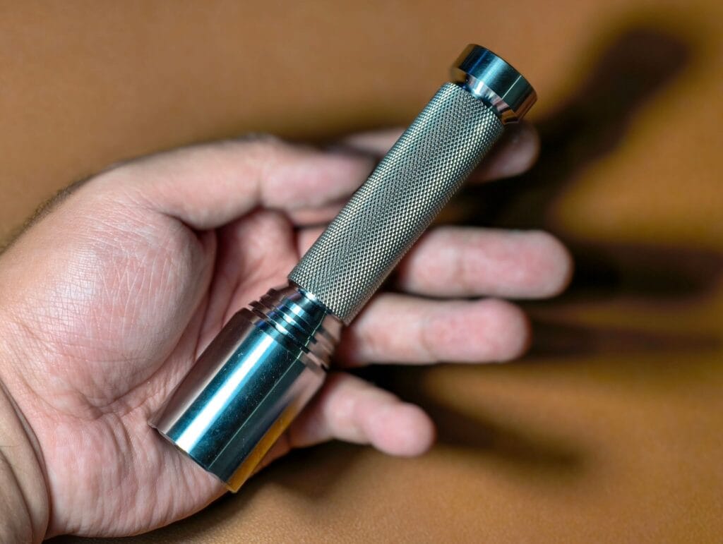 Đèn pin custom mirage man 24