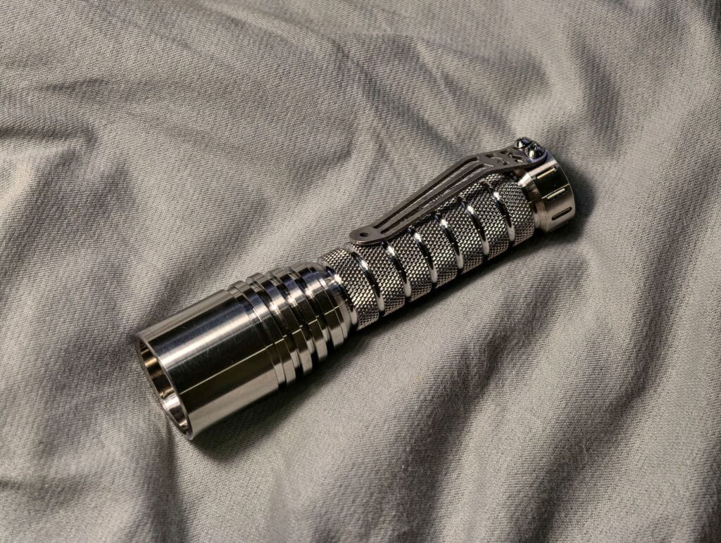 Đèn pin custom mirage man 31