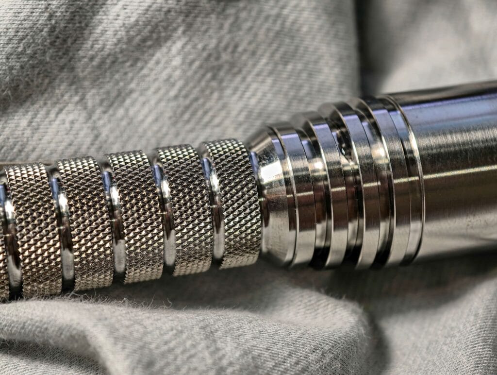 Đèn pin custom mirage man 33