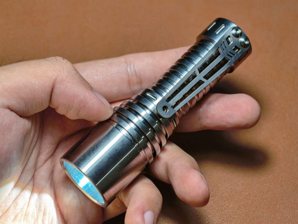 Đèn pin custom mirage man 41