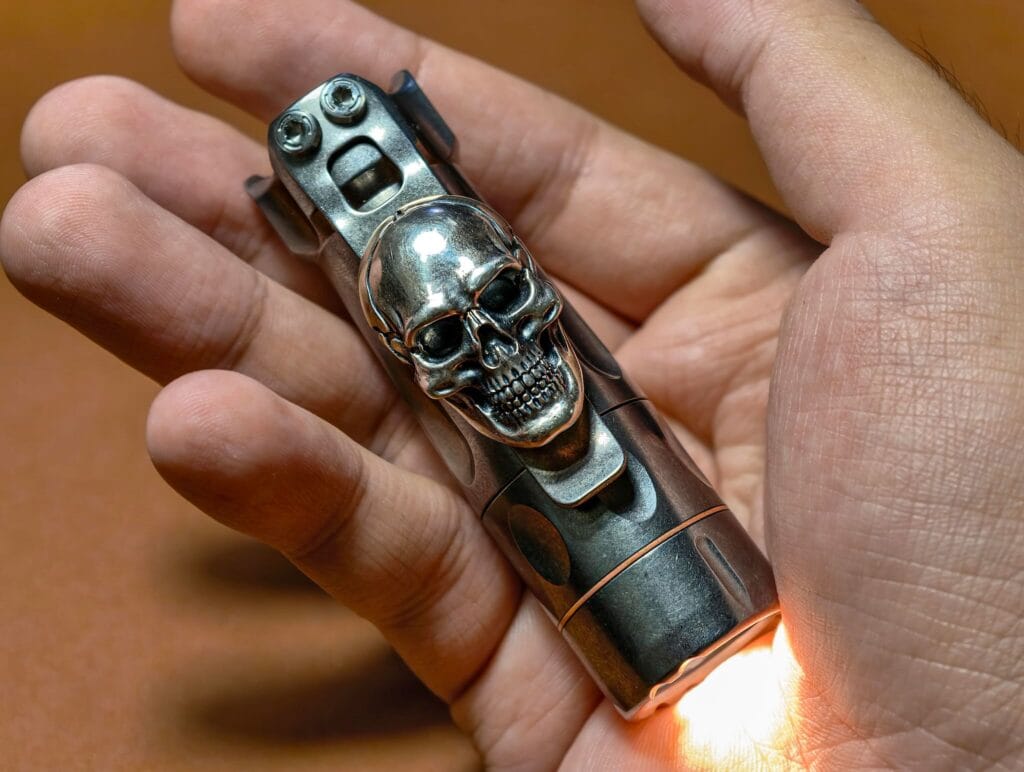 Đèn pin custom oveready boss 1