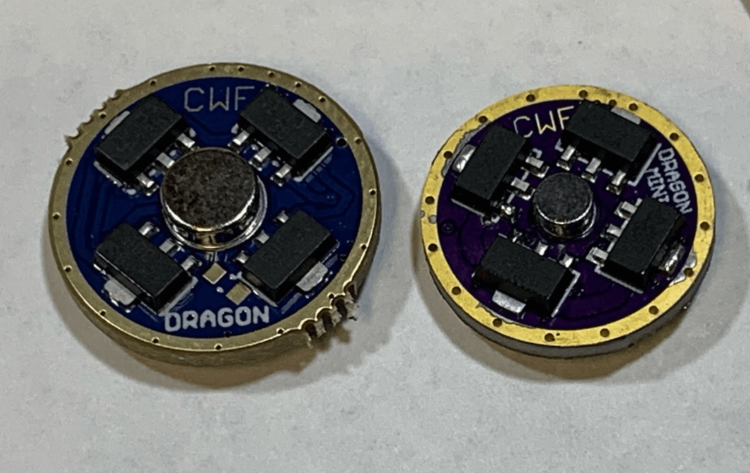 Dragon Driver V3 và phiên bản Dragon mini. Ảnh của cwfcustomflashlights.com