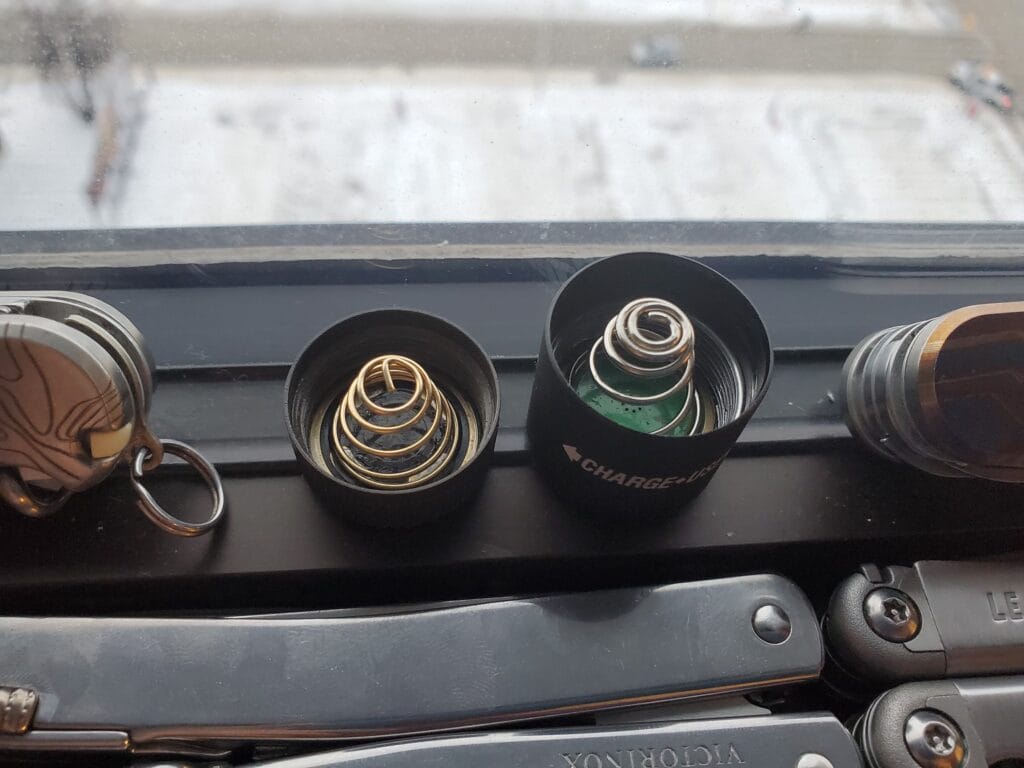 so sánh đèn pin armytek wizard pro nichia limited và zebralight h600fd 1