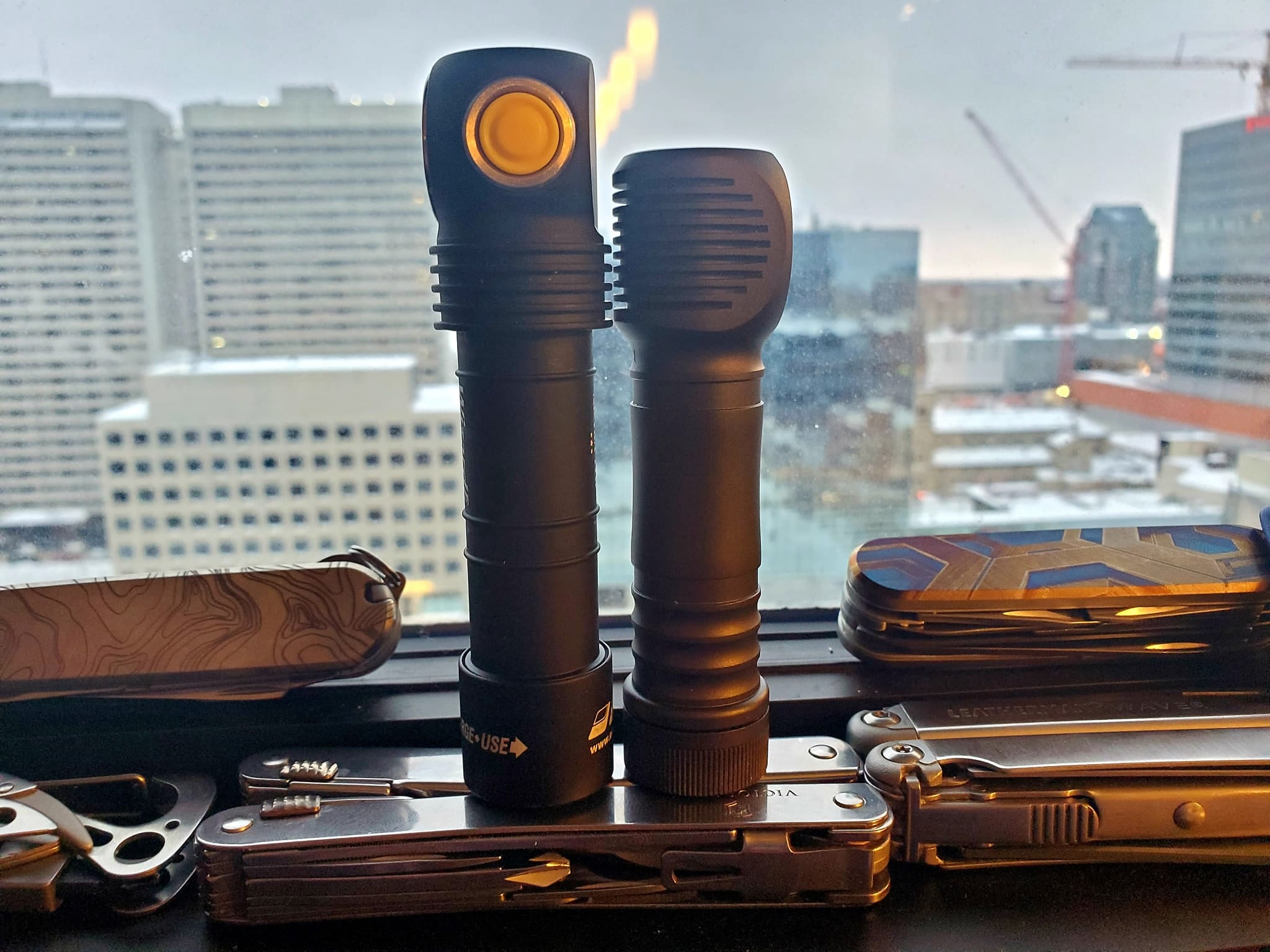 so sánh đèn pin armytek wizard pro nichia limited và zebralight h600fd 7